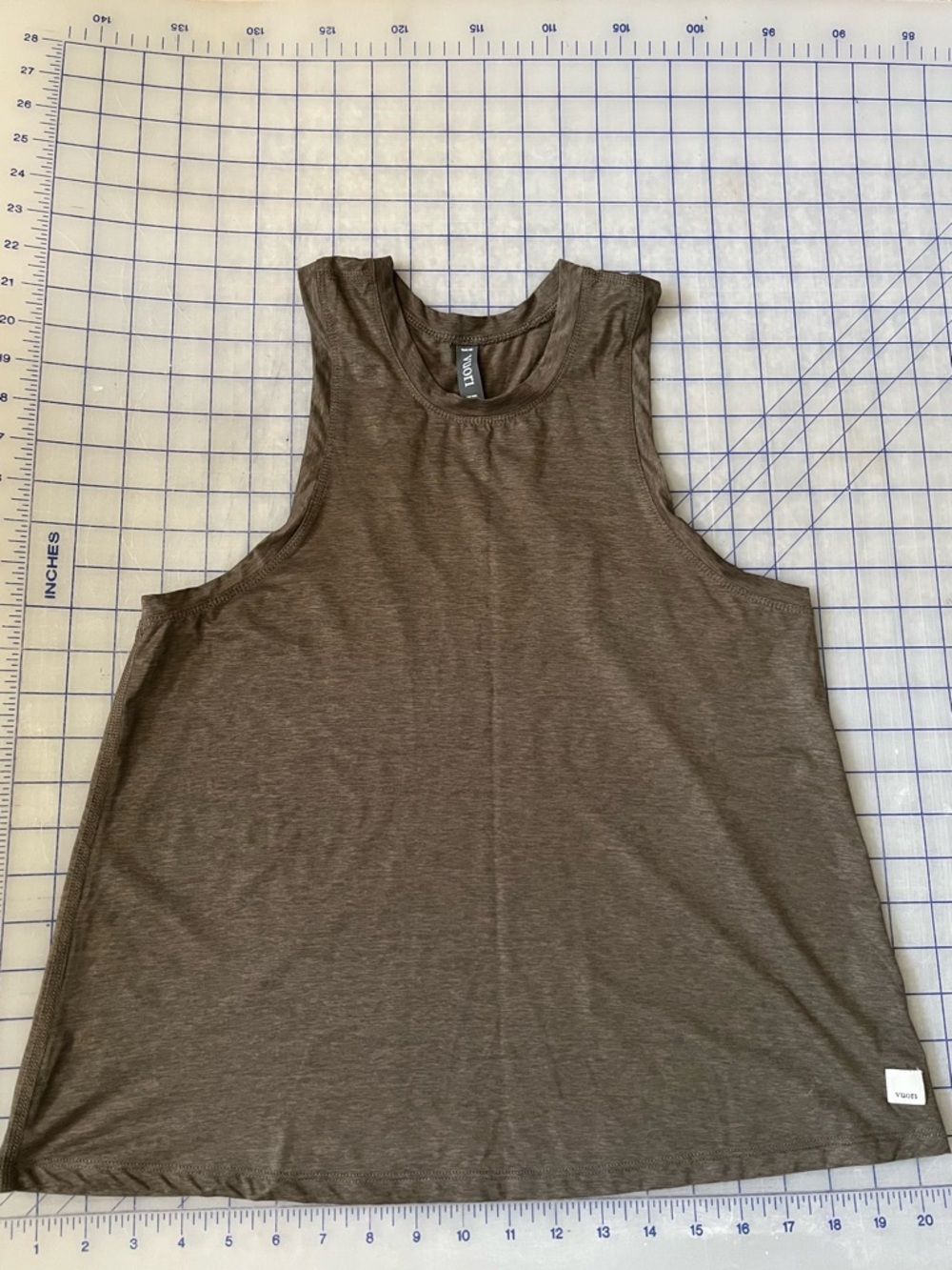 Vuori Mod Tank Racerback in Heather Gray Size S